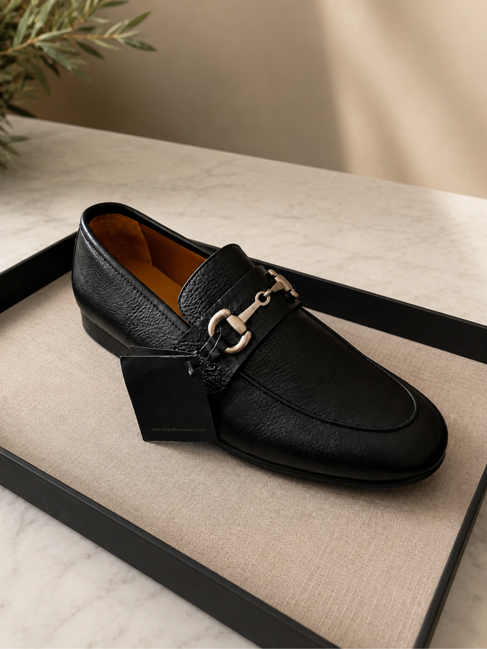 Loafers em pele pretos 42